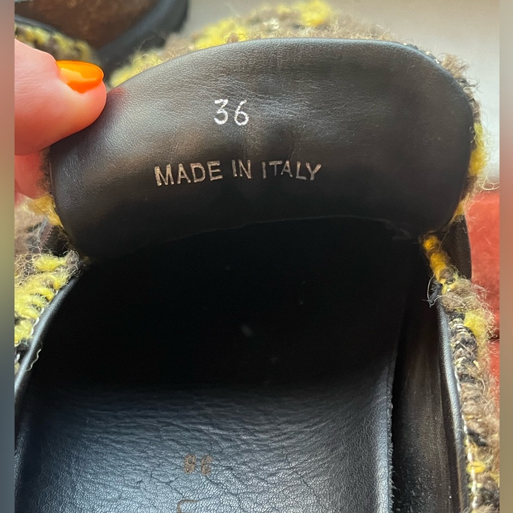 OA CLOGS - Picture 2 of 4